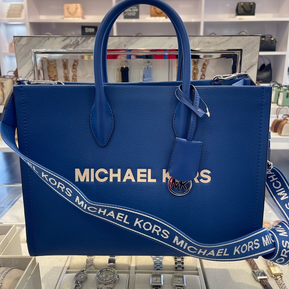 MICHAEL KORS Mirella Medium EW Pebbled Leather Tote Bag
Galaxy Blue
NWT - Picture 15 of 16